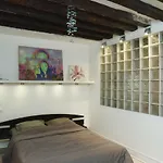 Cute Apartment#2 Beds# Rue Saint Denis