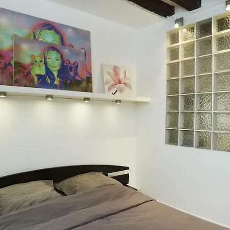 Cute Apartment#2 Beds# Rue Saint Denis